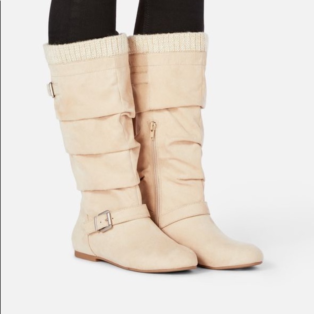 JustFab Jolene Flat Boots in Creme Brulee Size 8